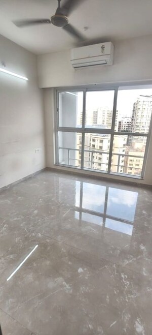 Room in 1 BHK Apartment at LnT Veridian, Powai – for Sale