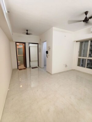 1 BHK Apartment For Rent in Lodha Amara, Kolshet Road