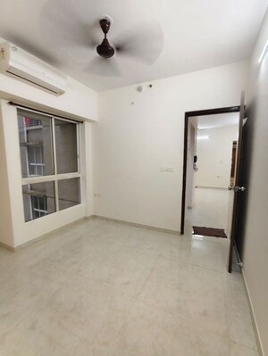 Room in 1 BHK Apartment at Lodha Amara, Kolshet Road – for Rent