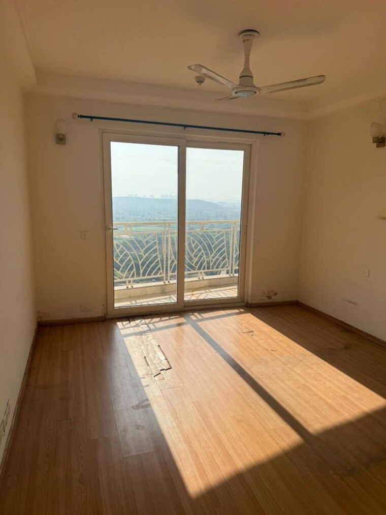 Room, unitech-uniworld-gardens-2 3 Bedroom 1355 Sq.Ft. Apartment In Sector 47 Gurgaon 10683002