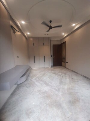 Room in 3 BHK Builder Floor at Paschim Vihar – for Sale