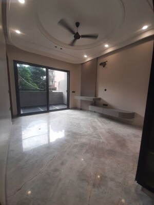 Room in 3 BHK Builder Floor at Paschim Vihar – for Sale