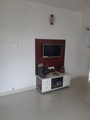 Furnished Amenities in 2 BHK Apartment at Shree Vithal CHS, Vile Parle East – for Sale