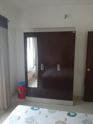 Furnished Amenities in 2 BHK Apartment at Shree Vithal CHS, Vile Parle East – for Sale