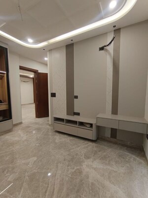 Building Lobby in 3 BHK Builder Floor at Paschim Vihar – for Rent
