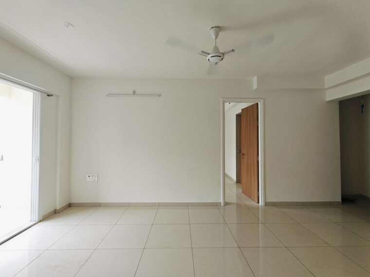 Room, godrej-emerald 3 Bedroom 908 Sq.Ft. Apartment In Ghodbunder Road Thane 10681697