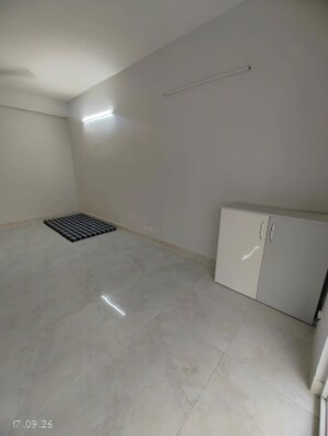 Room in 3 BHK Builder Floor at Signature Global City, Sector 37d – for Rent