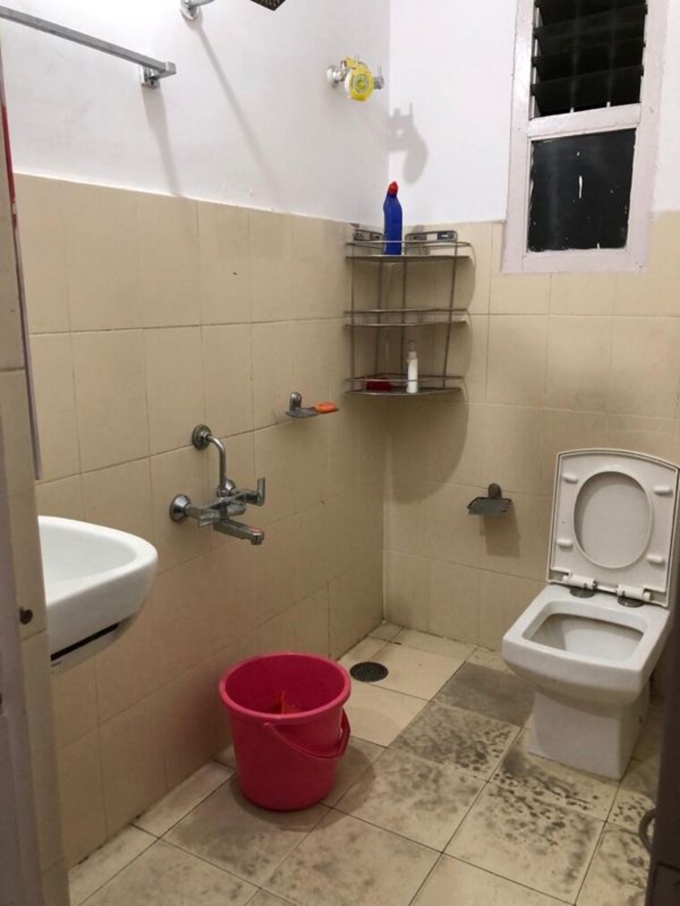 Bathroom, s-s-prime-view-apartments 2 Bedroom 1200 Sq.Ft. Apartment In Jubilee Hills Hyderabad 10683041