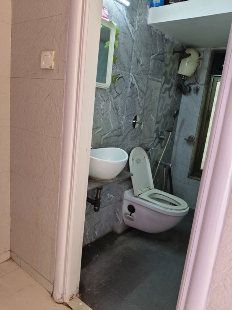 Bathroom, malad-apartment 1 Bedroom 640 Sq.Ft. Apartment In Malad West Mumbai 10683043