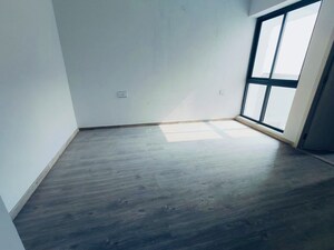 Room in 3 BHK Apartment at Smart World Orchard, Sector 61 – for Rent