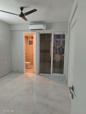 Room in 3 BHK Builder Floor at Signature Global City, Sector 37d – for Rent