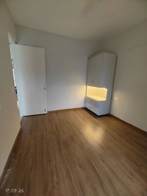 Room in 3 BHK Builder Floor at Signature Global City, Sector 37d – for Rent