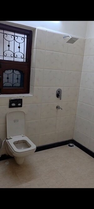Bathroom in 6 BHK Independent House at Sector 40 – for Rent