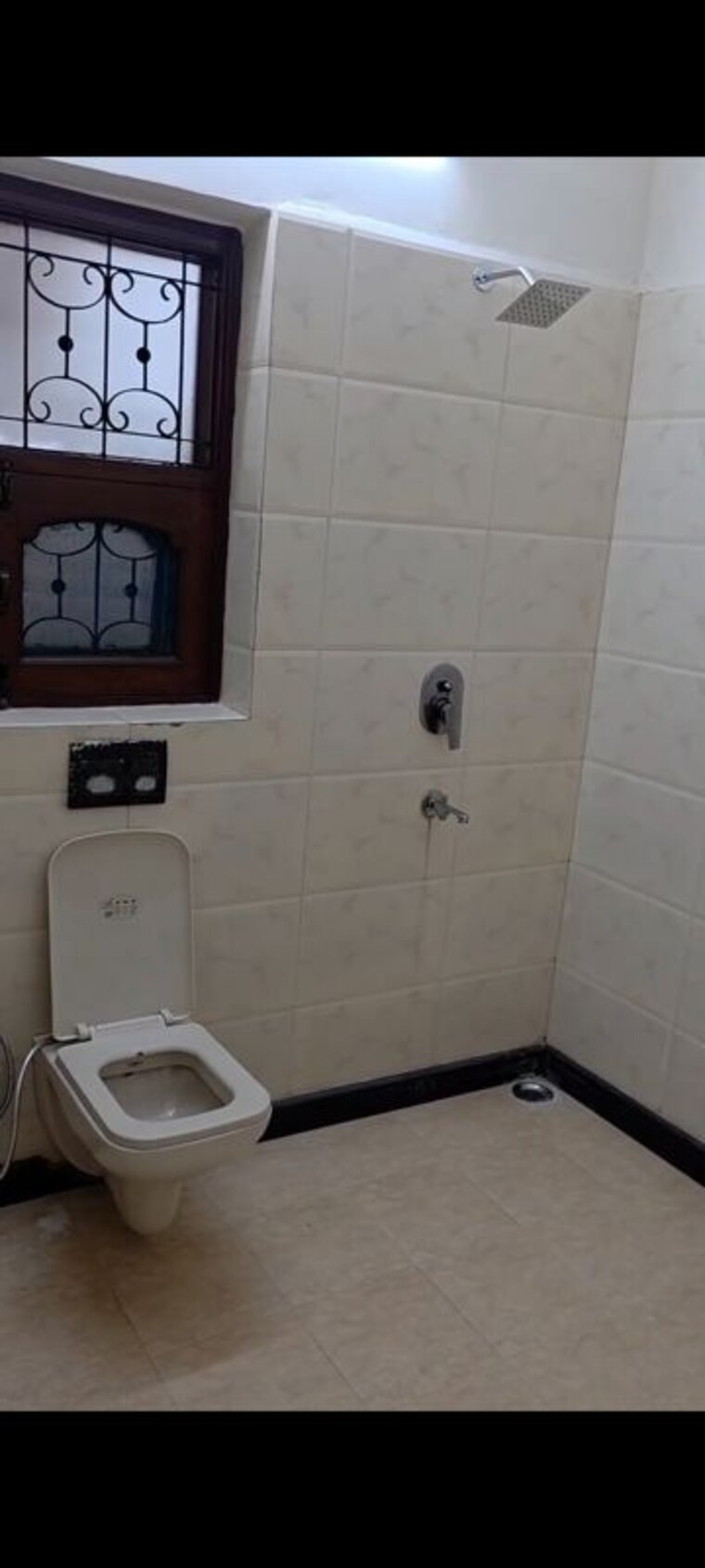 Bathroom, sector 40 6 Bedroom 250 Sq.Mt. Independent House In Sector 40 Noida 10682660
