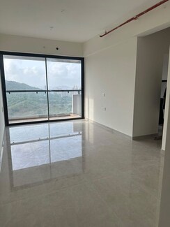 2 BHK Apartment For Rent in Kalpataru Paramount