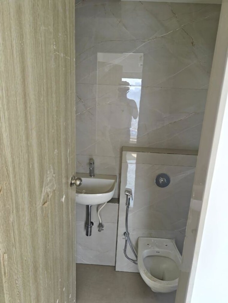 Bathroom, enso-sanza 1 Bedroom 289 Sq.Ft. Apartment In Kandivali East Mumbai 10683141