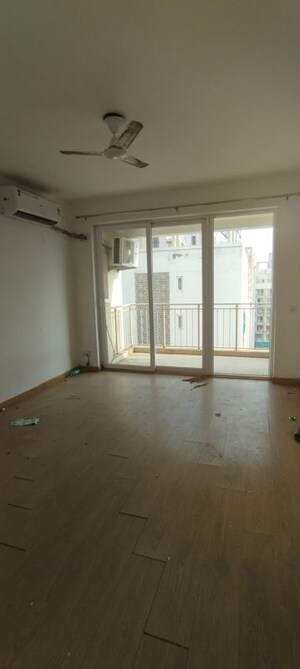 Room in 4 BHK Apartment at Emaar Gurgaon Greens, Sector 102 – for Rent