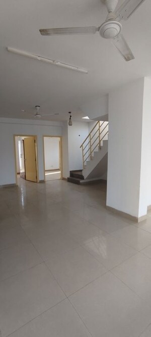 Room in 4 BHK Apartment at Emaar Gurgaon Greens, Sector 102 – for Rent