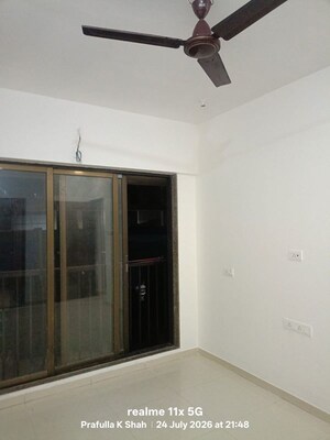 Room in 1 BHK Apartment at Parinee Essence, Kandivali West – for Rent