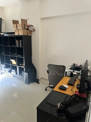 Master Bedroom in 2 BHK Apartment at Acme Oasis, Kandivali East – for Rent