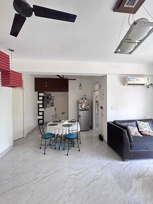 Team Area in 3 BHK Apartment at Maple Heights, Sector 43 – for Rent