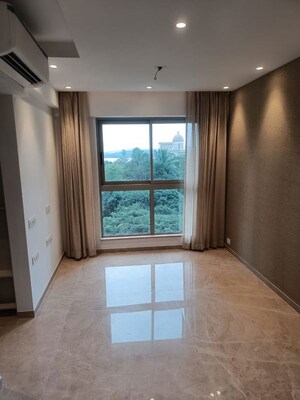 Room in 1 BHK Apartment at Hiranandani Sorrento, Powai – for Rent