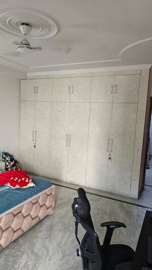 Bedroom in 3 BHK Builder Floor at Sector 23 – for Rent