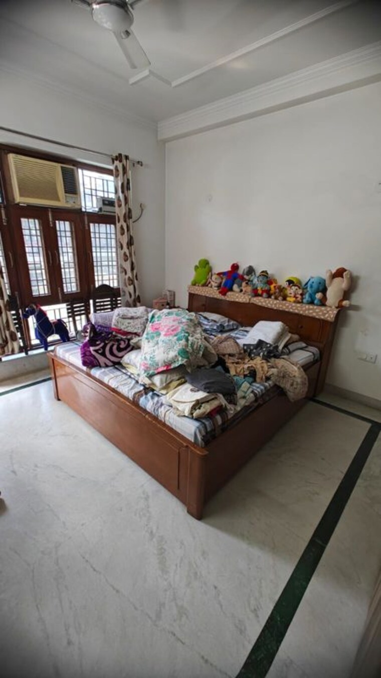 Bedroom, sector 23 3 Bedroom 1600 Sq.Ft. Builder Floor In Sector 23 Gurgaon 10683202