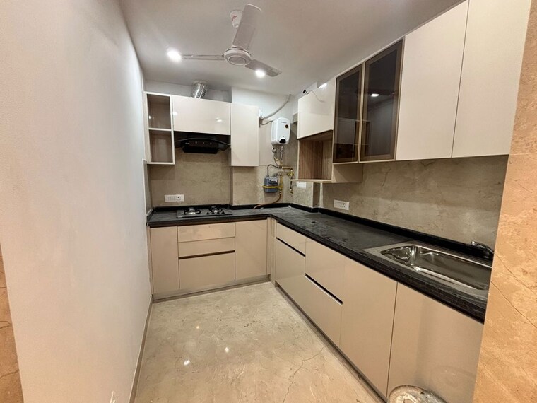 Kitchen, safdarjung enclave 3 Bedroom 125 Sq.Yd. Builder Floor In Safdarjung Enclave Delhi 10683205