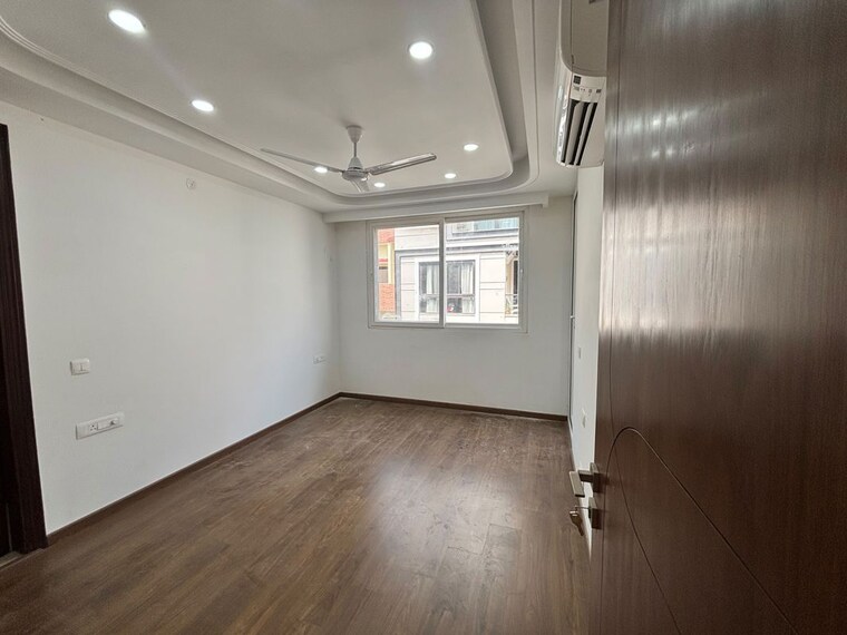 Room, safdarjung enclave 3 Bedroom 125 Sq.Yd. Builder Floor In Safdarjung Enclave Delhi 10683205