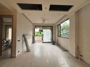Room in 3 BHK Builder Floor at Greater Kailash – for Rent