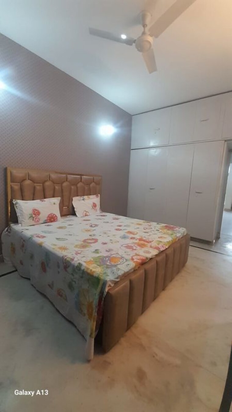 Bedroom, sector 23 3 Bedroom 1800 Sq.Ft. Builder Floor In Sector 23 Gurgaon 10683209