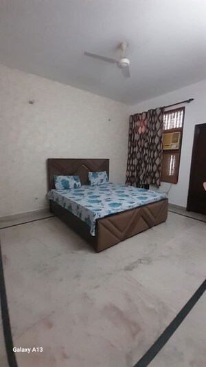 Bedroom in 3 BHK Builder Floor at Sector 23 – for Rent