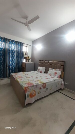 Bedroom in 3 BHK Builder Floor at Sector 23 – for Rent