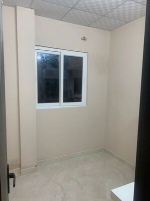 Room in 2 BHK Apartment at Shiva Motia Huys, Pir Machalla – for Sale