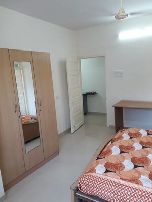 Bedroom in 1 BHK Apartment at Santacruz West – for Rent