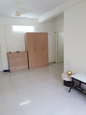 Room in 1 BHK Apartment at Santacruz West – for Rent