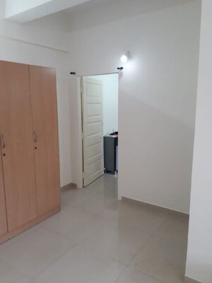 Room in 1 BHK Apartment at Santacruz West – for Rent