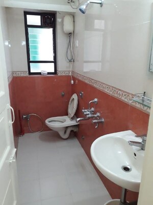 Bathroom in 1 BHK Apartment at Santacruz West – for Rent