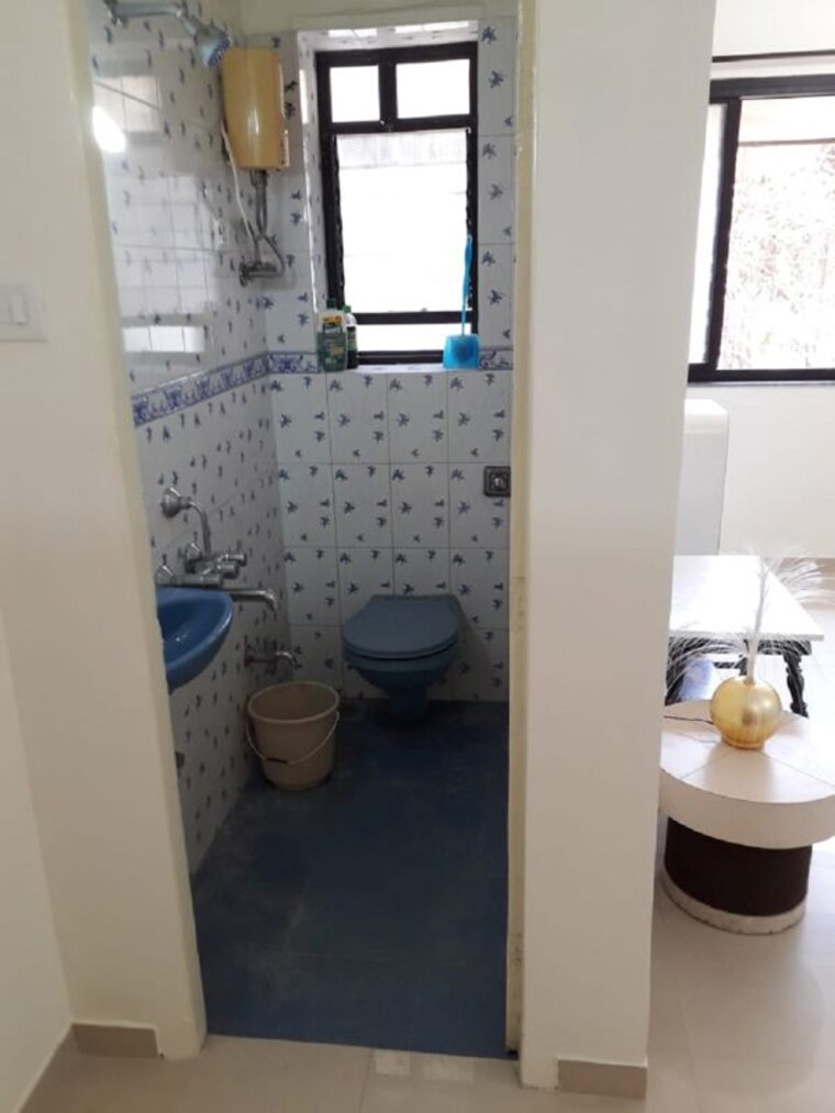 Bathroom, santacruz west 1 Bedroom 500 Sq.Ft. Apartment In Santacruz West Mumbai 10683227