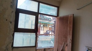 Room in  Apartment at Loni – for Sale