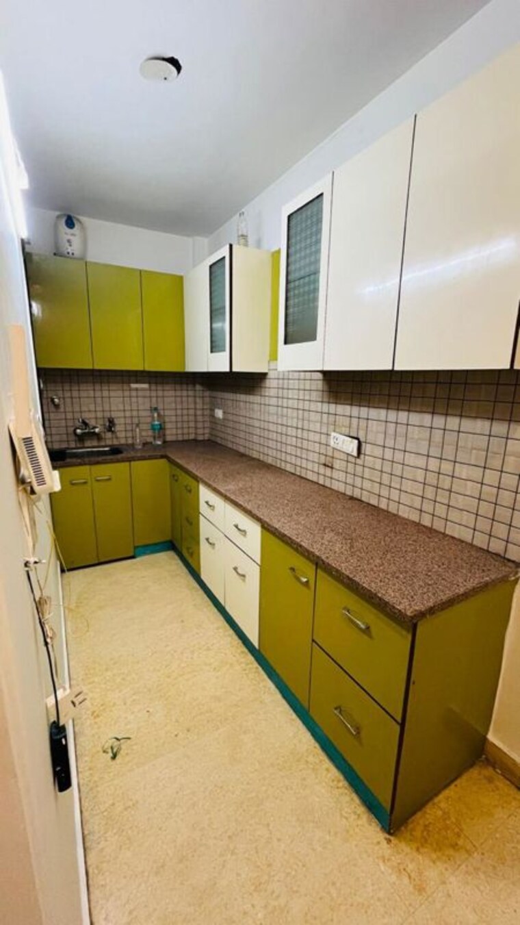 Team Area, kalkaji 2 Bedroom 100 Sq.Yd. Builder Floor In Kalkaji Delhi 10683294