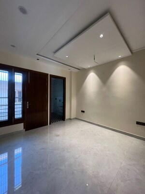 Room in 5 BHK Independent House at Wave City – for Sale