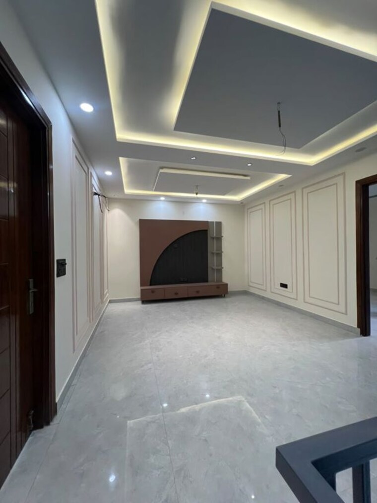 Room, wave city 5 Bedroom 194 Sq.Yd. Independent House In Wave City Ghaziabad 10683300