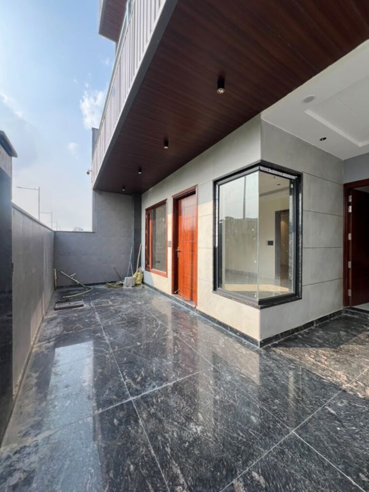 Kitchen, wave city 5 Bedroom 194 Sq.Yd. Independent House In Wave City Ghaziabad 10683300