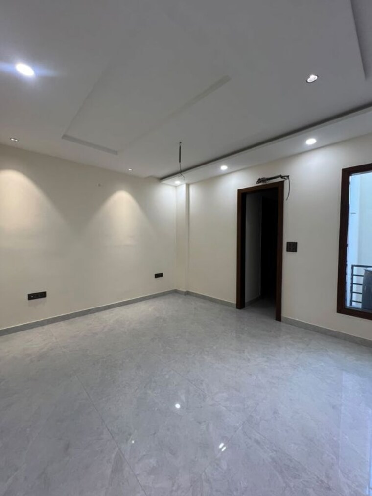 Room, wave city 5 Bedroom 194 Sq.Yd. Independent House In Wave City Ghaziabad 10683300