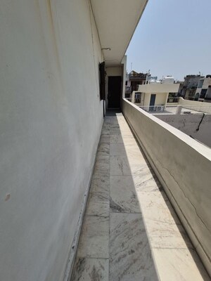Balcony in 1 RK Builder Floor at Mayur Vihar – for Rent