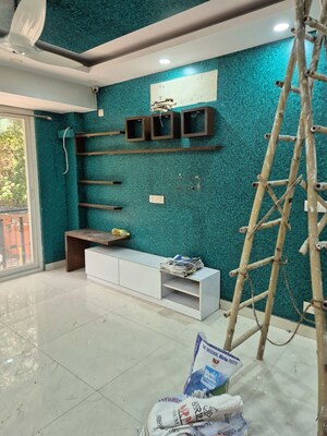 Room in 3.5 BHK Apartment at Mayur Vihar – for Rent