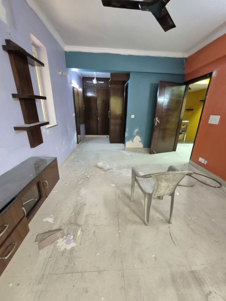 Room, mayur vihar 3.5 Bedroom 1250 Sq.Ft. Apartment In Mayur Vihar Delhi 10683341