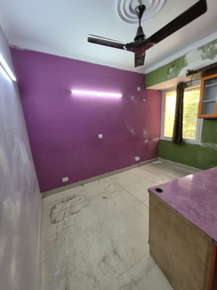 Room, mayur vihar 3.5 Bedroom 1250 Sq.Ft. Apartment In Mayur Vihar Delhi 10683341